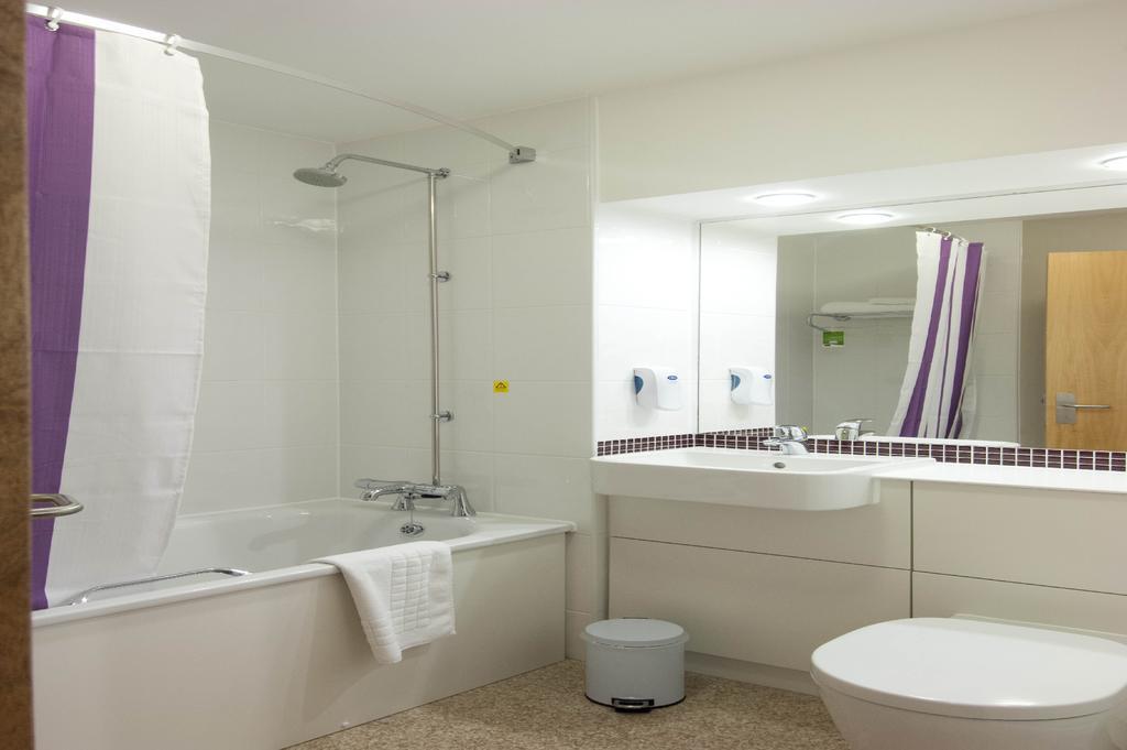 Hotel Premier London Gatwick Airport - A23 Airport Way 3*