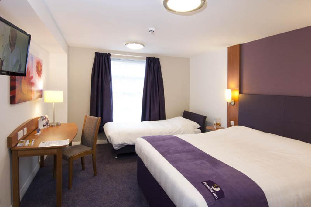 Premier London Gatwick Airport - A23 Airport Way 3*