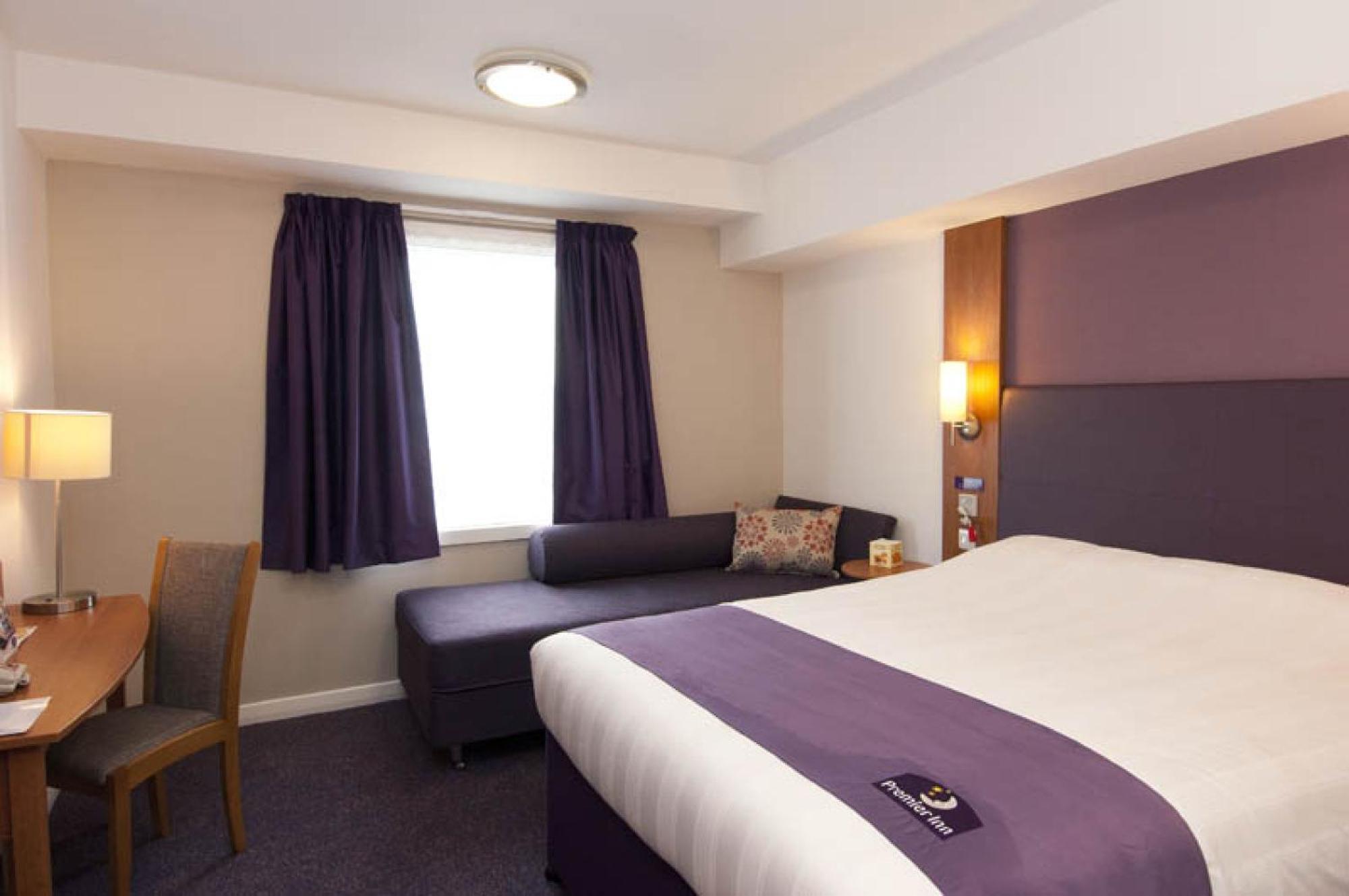 Premier London Gatwick Airport - A23 Airport Way Hotel 3*