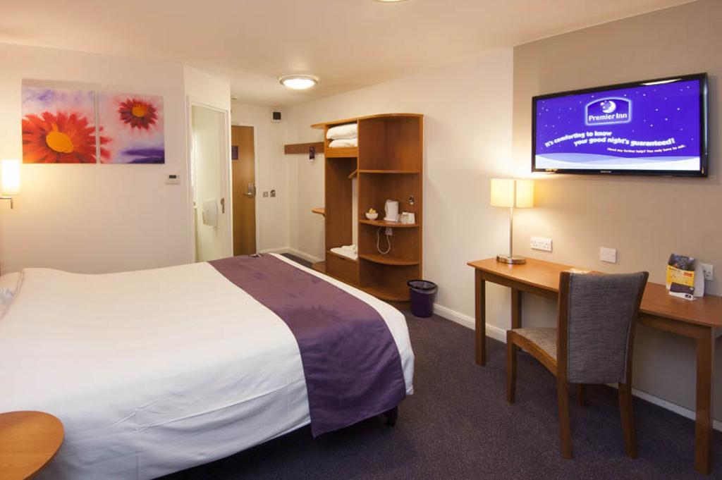 Premier London Gatwick Airport - A23 Airport Way