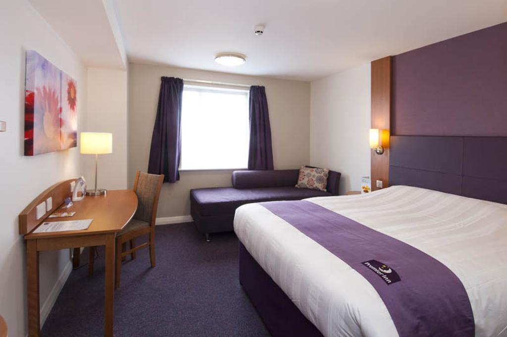 Premier London Gatwick Airport - A23 Airport Way Crawley (West Sussex)