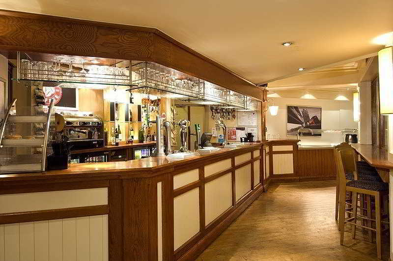 Premier London Gatwick Airport - A23 Airport Way