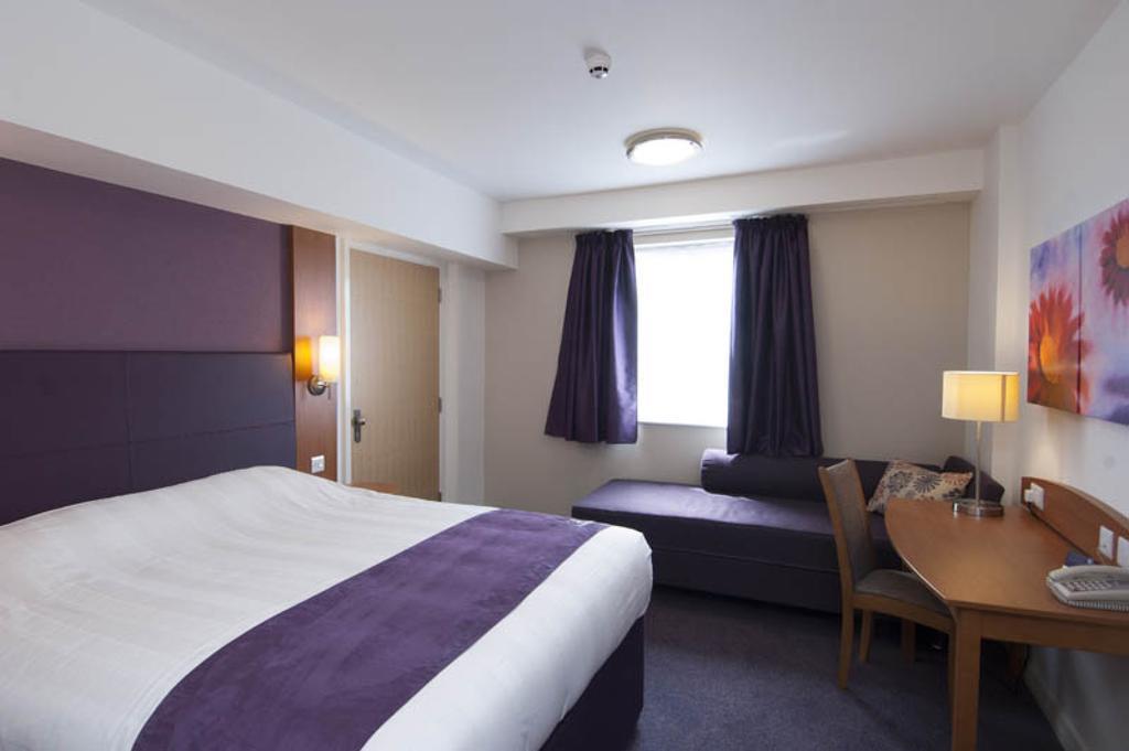 Premier London Gatwick Airport - A23 Airport Way Hotel Crawley (West Sussex)