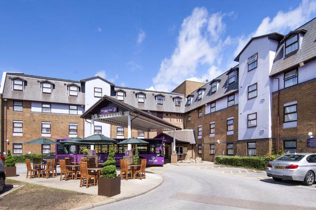Premier London Gatwick Airport - A23 Airport Way Crawley (West Sussex)