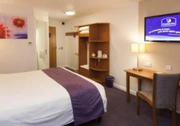 Premier London Gatwick Airport - A23 Airport Way Hotel Crawley (West Sussex)